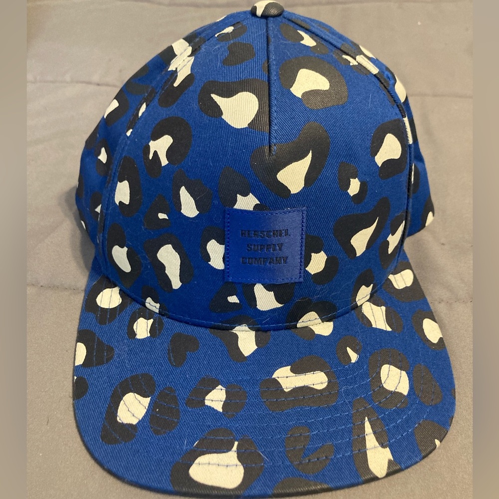 Leopard Herschel snap back
